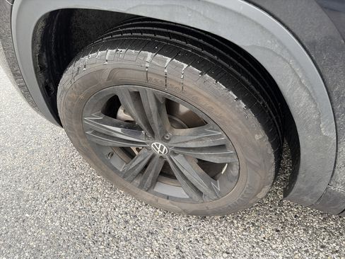 Used 2023 Volkswagen Atlas Cross Sport SEL R-Line image 7