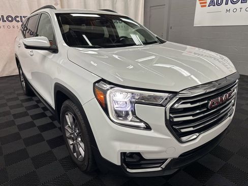 Used 2024 GMC Terrain SLT AWD/4WD image 2