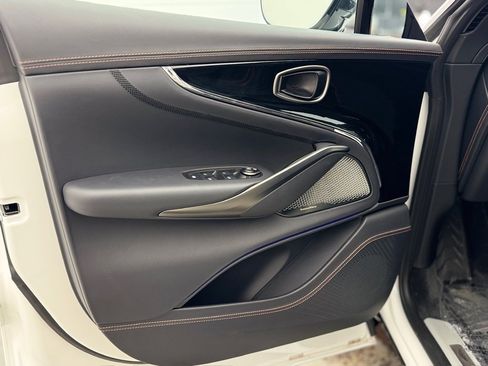 Used 2025 Aston Martin DBX 707 image 30