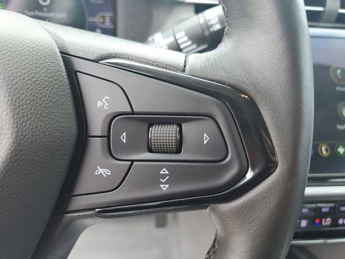 Used 2023 Chevrolet Bolt EUV Premier FWD image 30
