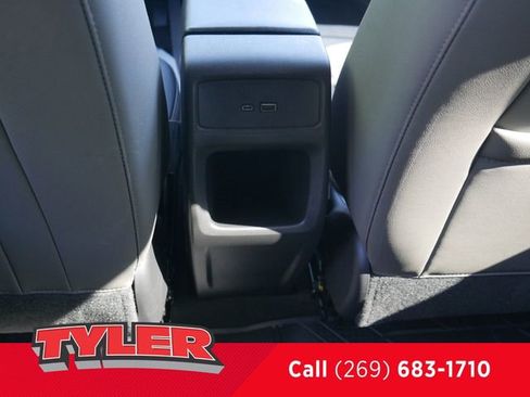 New 2025 Chevrolet Trax ACTIV w/ Sunroof Package image 43