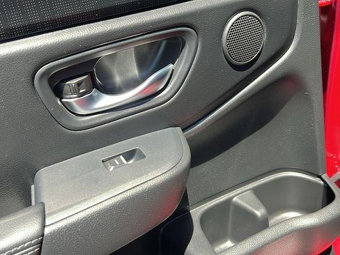 Used 2025 Honda Pilot Elite image 12