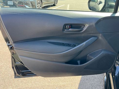 Used 2025 Toyota Corolla LE image 18