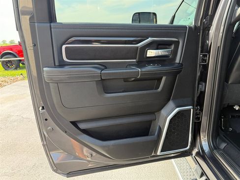 Used 2022 RAM 2500 Laramie AWD/4WD image 35