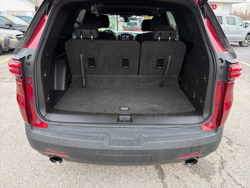 Used 2023 Chevrolet Traverse LT image 24