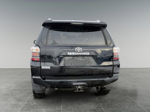 Used 2016 Toyota 4Runner SR5 image 4