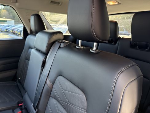 New 2025 Nissan Pathfinder Platinum w/ Black Appearance Package image 26