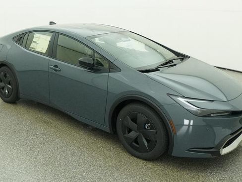 New 2026 Toyota Prius Plug-In Hybrid FWD image 17