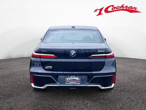 Used 2025 BMW 740i xDrive w/ Premium Package AWD/4WD image 8