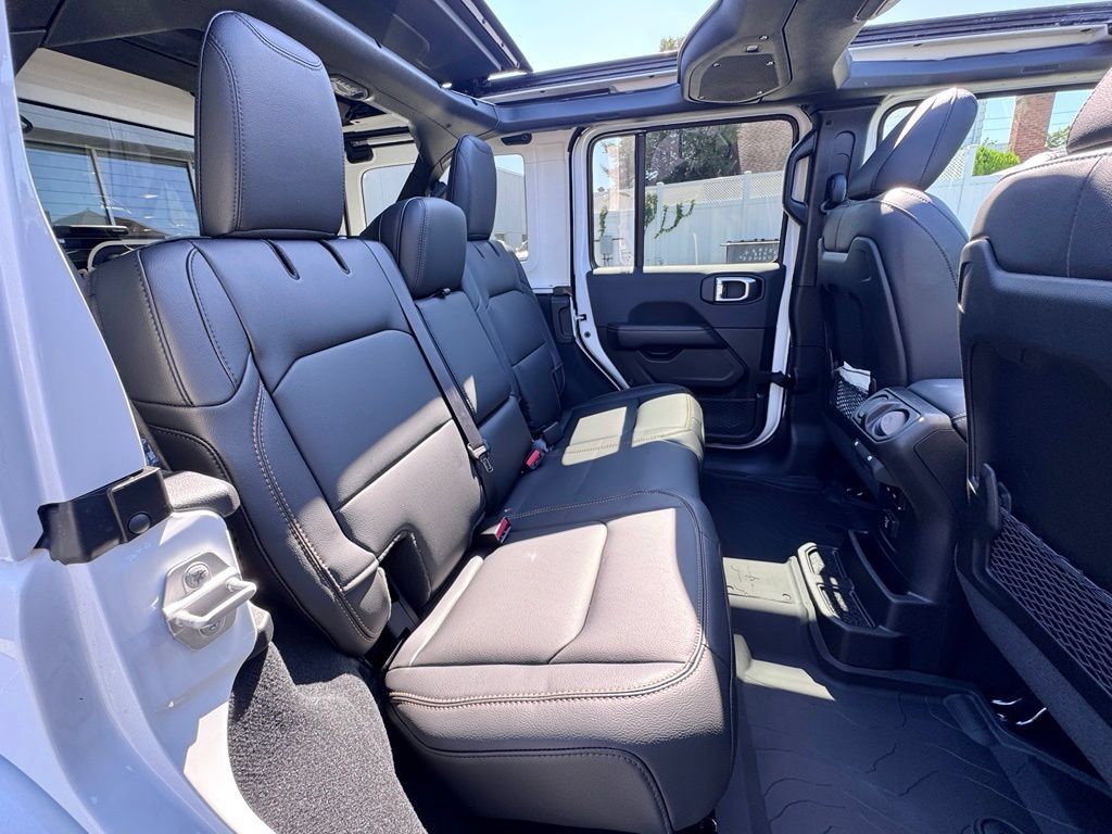 New 2026 Jeep Wrangler Unlimited Sahara AWD/4WD image 21