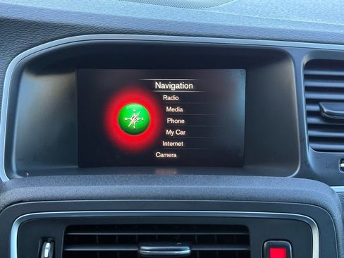 Used 2017 Volvo S60 T5 Inscription image 36