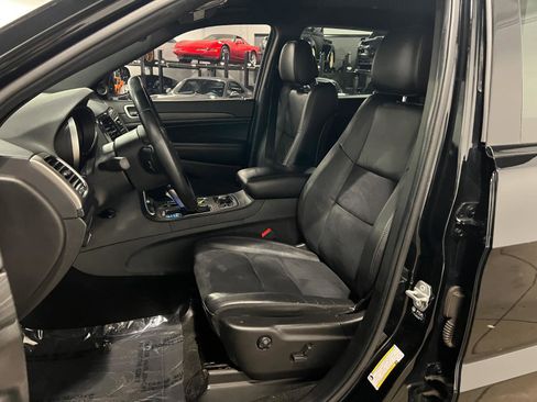 Used 2022 Jeep Grand Cherokee Laredo X image 9