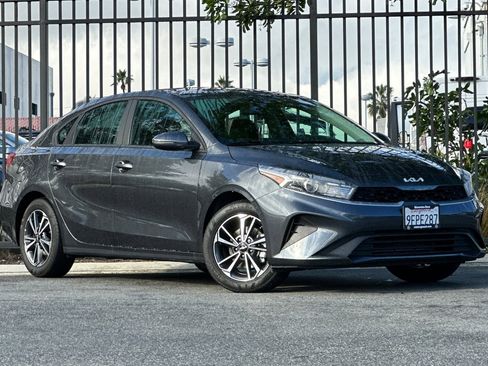 Used 2023 Kia Forte LXS w/ LXS Technology Package image 2