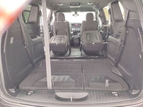 Used 2018 Chrysler Pacifica Touring Plus w/ S Appearance Package image 41