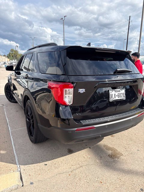 Used 2024 Ford Explorer XLT RWD image 8