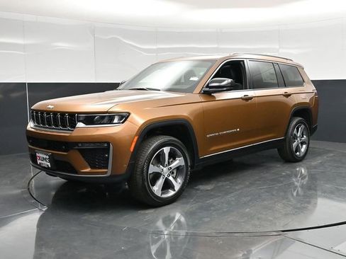 New 2026 Jeep Grand Cherokee L Limited AWD/4WD image 3