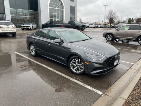 Used 2023 Hyundai Sonata SEL FWD image 2