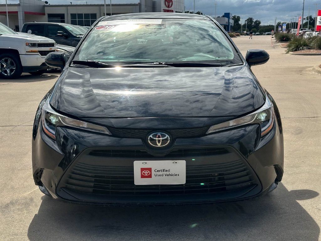 Certified 2025 Toyota Corolla LE FWD image 8