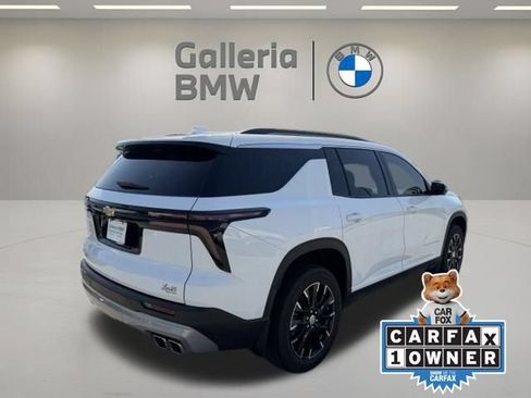 Used 2025 Chevrolet Traverse LT w/ Sun and Wheel Package FWD image 6