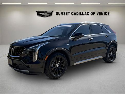 Certified 2022 Cadillac XT4 Premium Luxury w/ Enhanced Visibility Package image 7