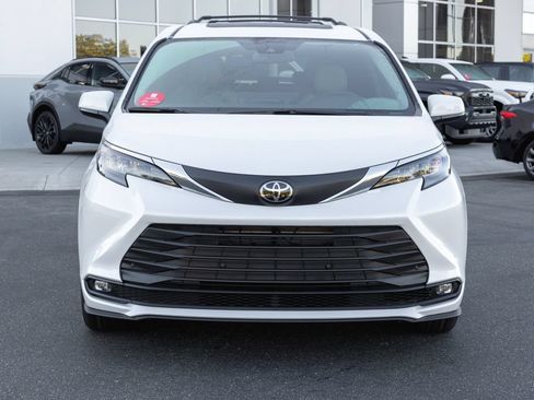 New 2026 Toyota Sienna XLE AWD/4WD image 2