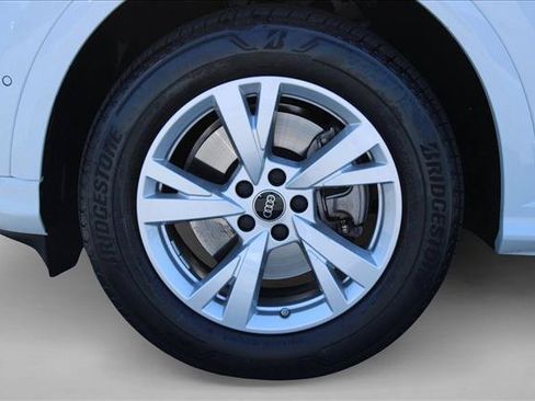 Certified 2025 Audi Q5 Premium w/ Convenience Package AWD/4WD image 13