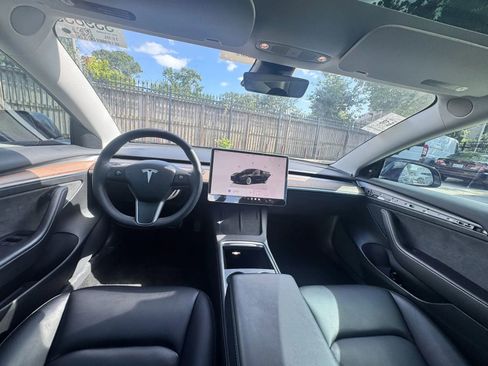 Used 2022 Tesla Model 3 Long Range AWD/4WD image 2