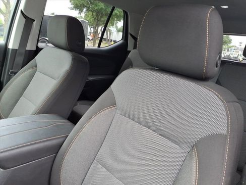 Used 2020 Chevrolet Traverse LT FWD image 15