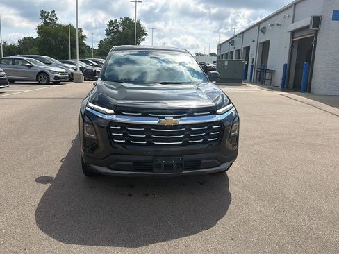 Used 2025 Chevrolet Equinox LT AWD/4WD image 9