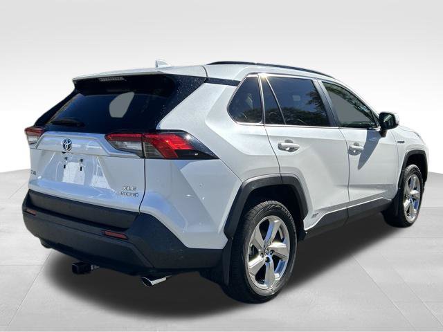 Used 2021 Toyota RAV4 XLE Premium AWD/4WD image 5