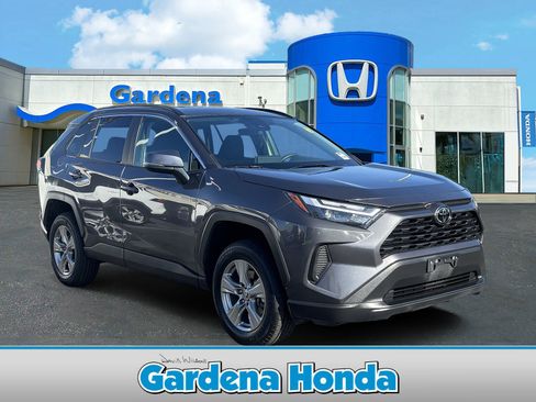 Used 2024 Toyota RAV4 XLE AWD/4WD image 1