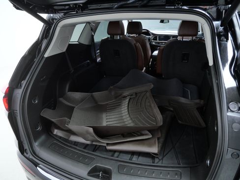 Used 2019 Buick Enclave Avenir w/ Avenir Technology Package AWD/4WD image 7
