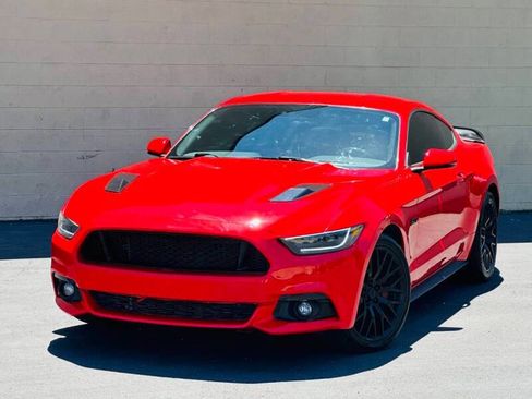 Used 2015 Ford Mustang GT Premium RWD image 3