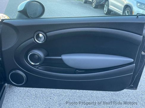 Used 2010 MINI Cooper Hardtop FWD image 18