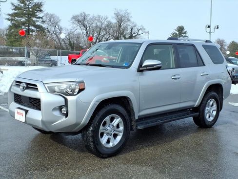 Used 2024 Toyota 4Runner SR5 Premium image 8