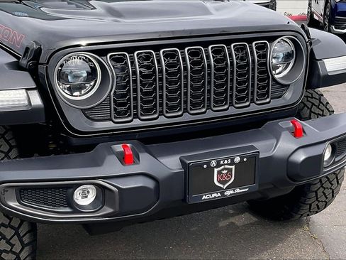 Used 2025 Jeep Wrangler Unlimited Rubicon AWD/4WD image 26