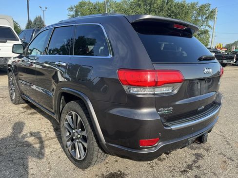 Used 2018 Jeep Grand Cherokee Overland AWD/4WD image 9
