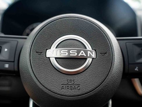 Used 2024 Nissan Rogue S FWD image 14