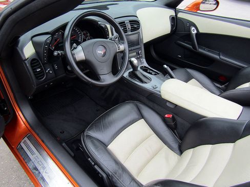 Used 2008 Chevrolet Corvette Convertible w/ Preferred Equipment Group RWD image 10