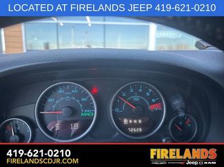 Used 2012 Jeep Wrangler Unlimited Rubicon video 2
