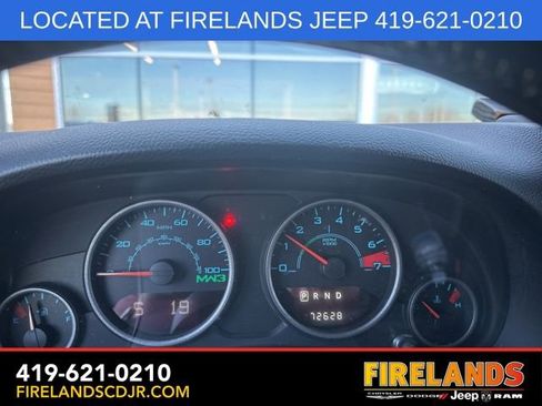 Used 2012 Jeep Wrangler Unlimited Rubicon image 2