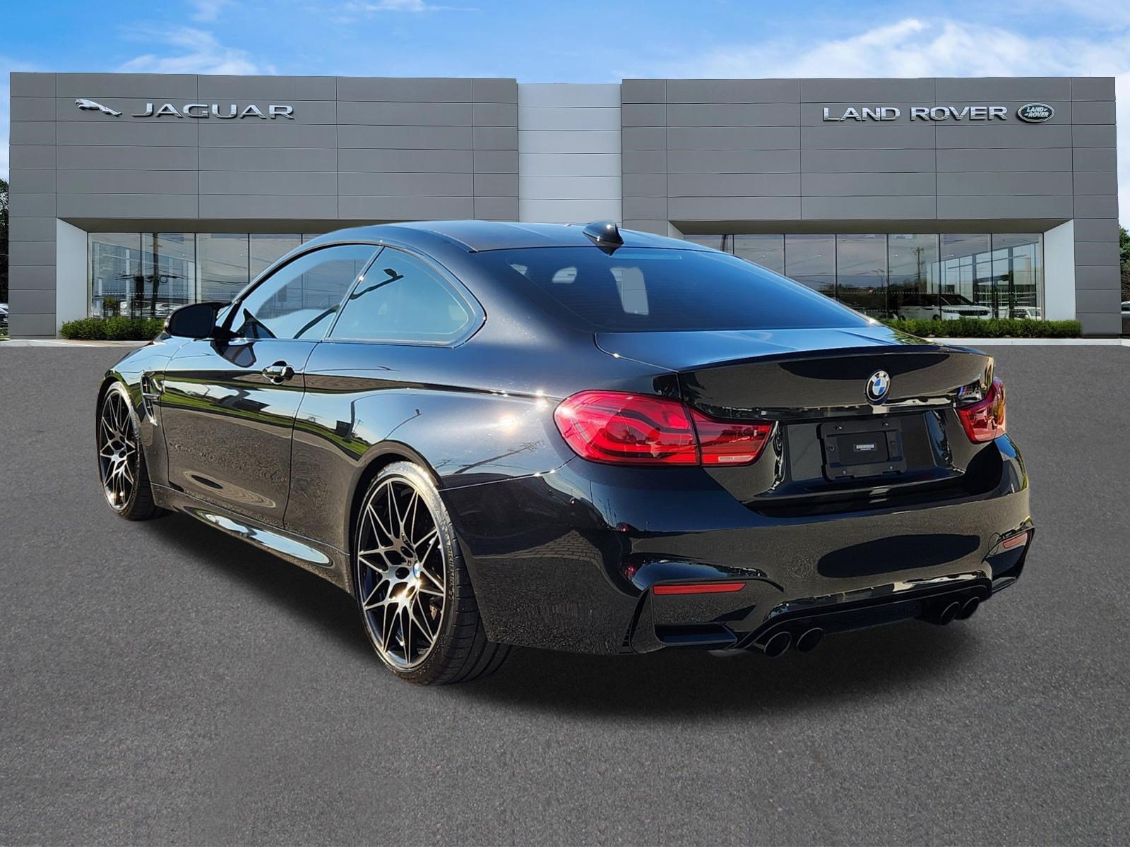 Used 2018 BMW M4 Coupe w/ Competition Package RWD image 3
