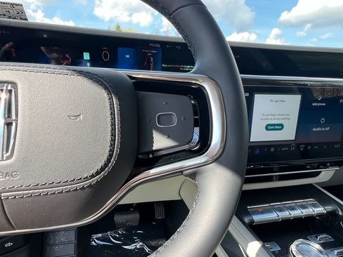 New 2026 Lincoln Nautilus Reserve w/ Jet Appearance Package AWD/4WD image 9