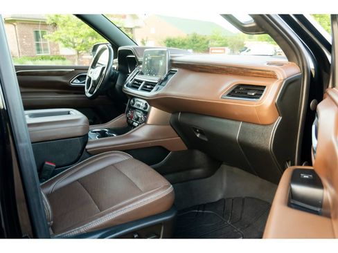 Used 2022 Chevrolet Suburban High Country AWD/4WD image 20