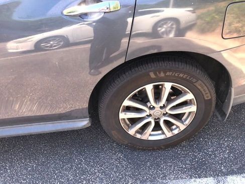 Used 2014 Nissan Pathfinder SV AWD/4WD image 12
