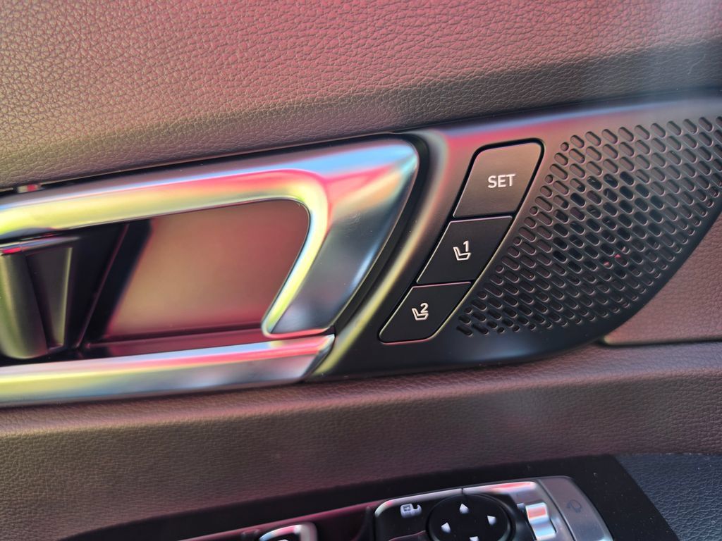 Used 2021 Kia Telluride SX w/ Towing Package AWD/4WD image 12