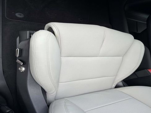 New 2026 Lincoln Navigator Premiere AWD/4WD image 11