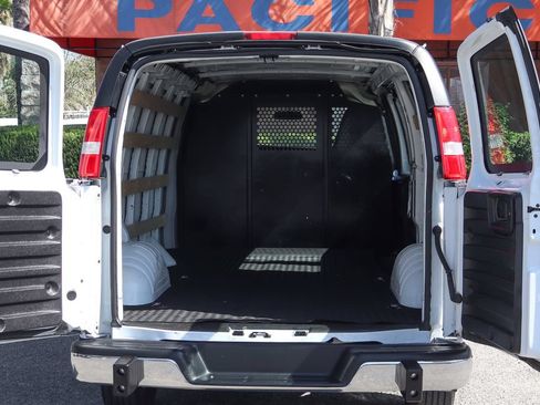 Used 2025 Chevrolet Express 2500 w/ Driver Convenience Package RWD image 8