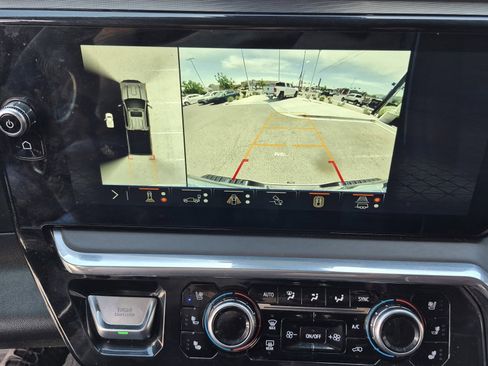 Used 2024 GMC Sierra 2500 Denali Ultimate AWD/4WD image 32