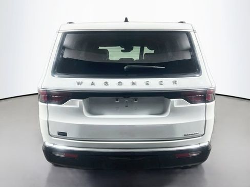 Used 2024 Jeep Wagoneer Series III AWD/4WD image 7